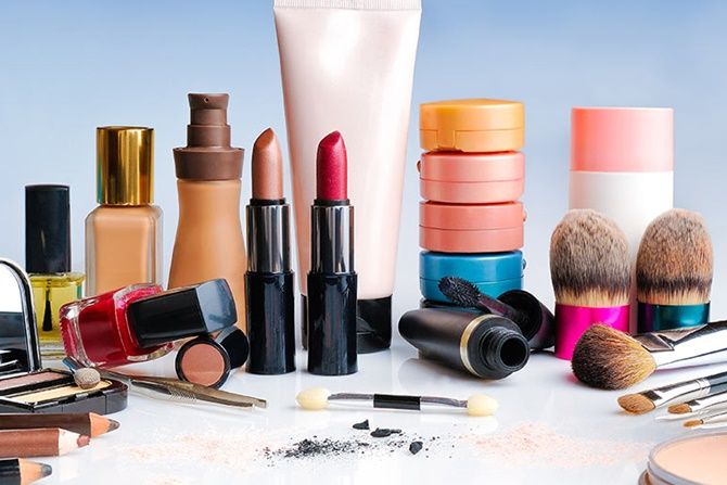 Mendaur Ulang Kemasan Kosmetik, Cara Pecinta Make Up Mencintai Lingkungan