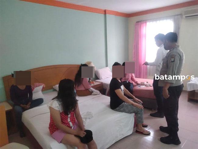 Polisi Grebek Penampungan PMI Ilegal di Bengkong