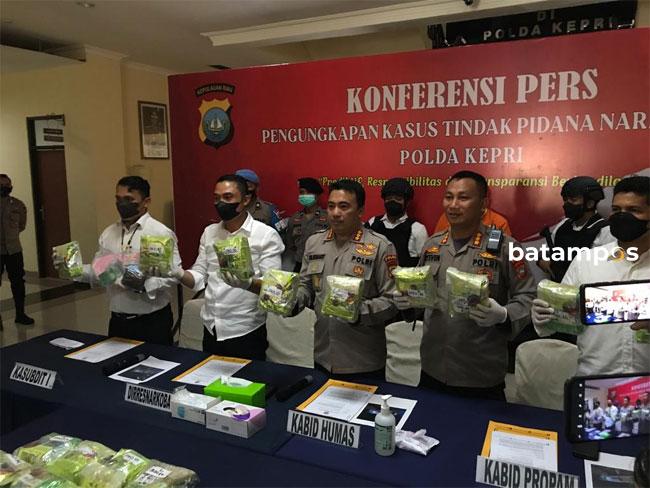 Ditresnarkoba Polda Kepri Gagalkan Pengiriman Sabu 26 Kilogram