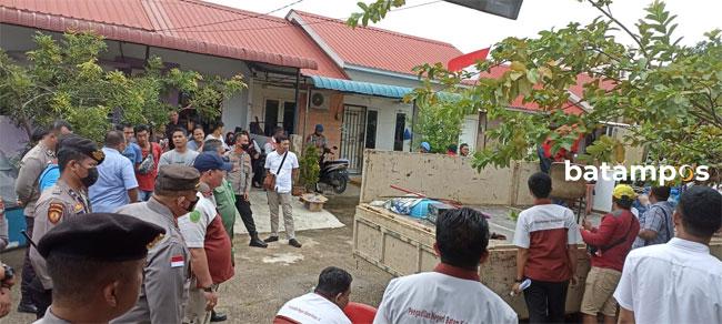 Polsek Sekupang Kawal Juru Sita Eksekusi Pengosongan Rumah di Tanjungriau