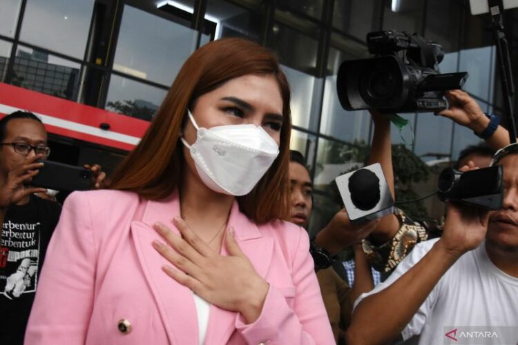 KPK Duga Lukas Enembe Gunakan Jet Pribadi dengan Layanan Kelas Satu