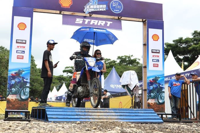 Yamaha Bikin SHELL bLU cRU Yamaha Enduro Challenge