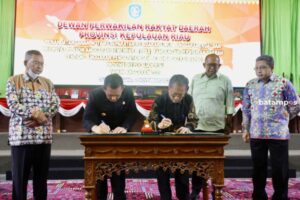 Nota Kesepakatan KUA-PPAS APBD 2023 Ditandangani Gubernur Ansar dan Pimpinan DPRD Provinsi Kepri 