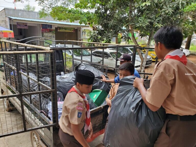 Gemas Asli dan Upcycle Berbuah Rupiah di SMPN 42 Batam