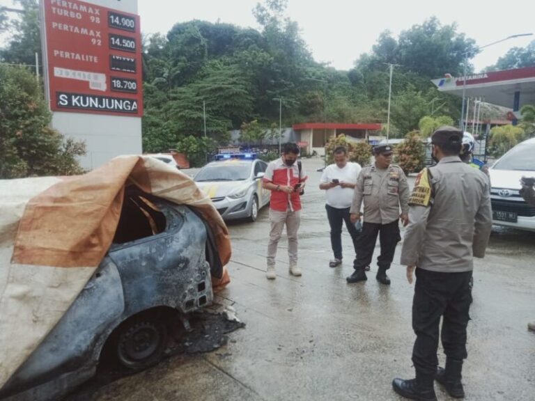 Mobil Ludes Terbakar saat Isi BBM di SPBU Mukakuning, Ini Videonya