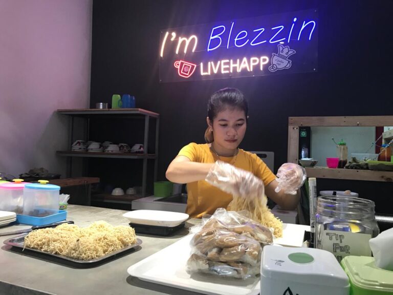 Serunya Nongkrong Sambil Menikmati Menu Nusantara di Blezzin