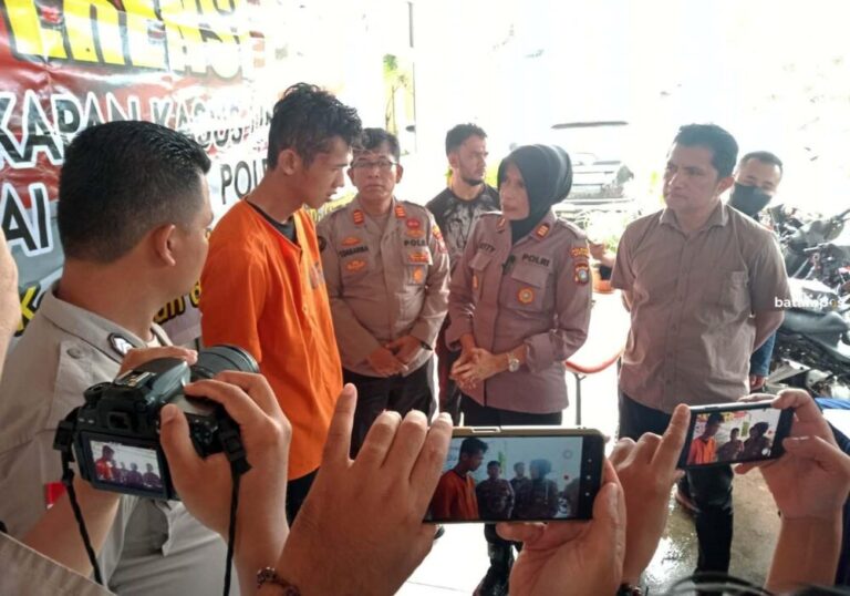 Kasus Pembunuhan Anak Pacar di Seibeduk, Pelaku Peragakan Meninju dan Banting Korban