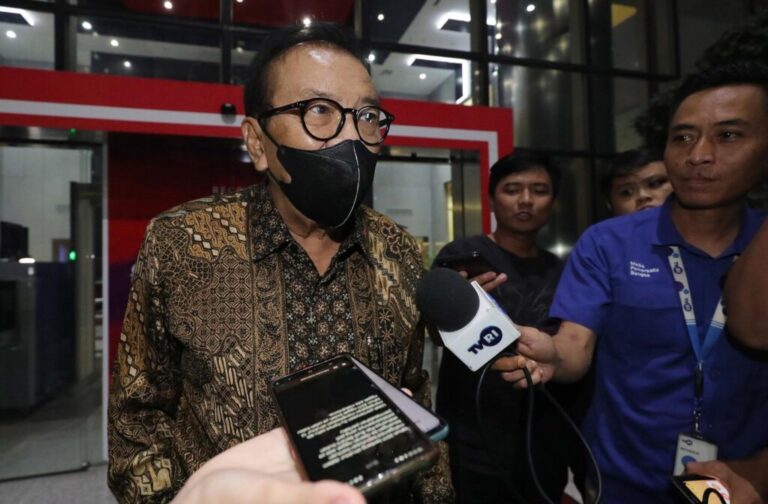 Pakde Karwo Diperiksa KPK 3 Jam