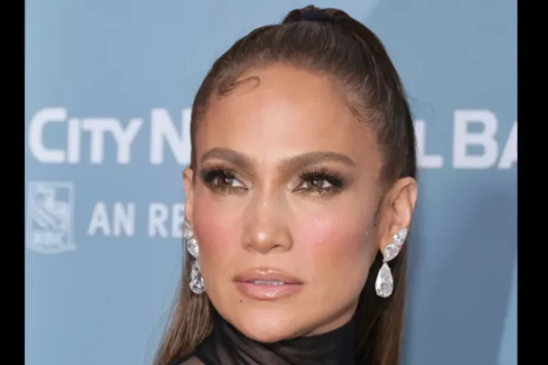 Jennifer Lopez Ganti Profil Instagram dengan Warna Hitam Polos, Hapus Semua Unggahan