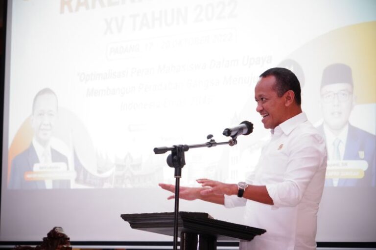 Bahlil Pamer ke Jokowi, Realisasi Investasi Telah Capai 74,4 Persen Target