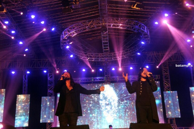 3 Jam Dewa 19 Obati Kerinduan Fans Sejati di Batam