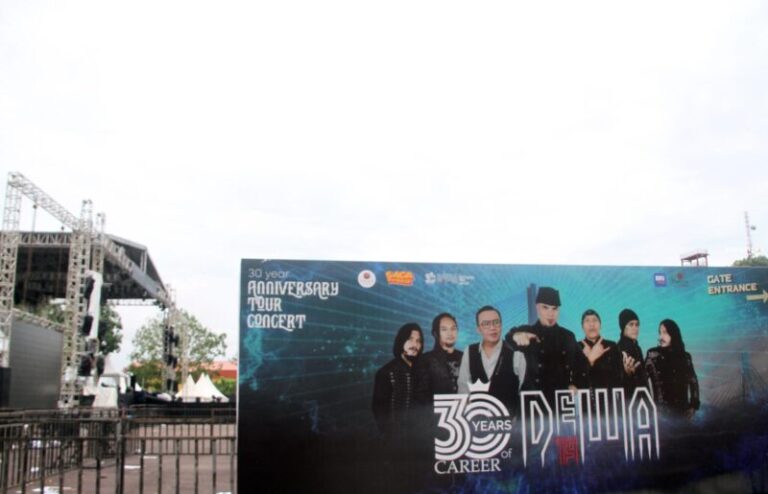 Konser Dewa 19 Malam Ini, Hindari Jalan Depan Stadion Temenggung Abdul Jamal