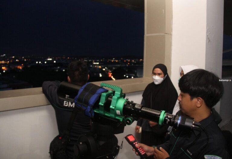 Gerhana Bulan Total Terhalang Awan Tebal, Masyarakat Batam Tidak Bisa Menyaksikan Langsung