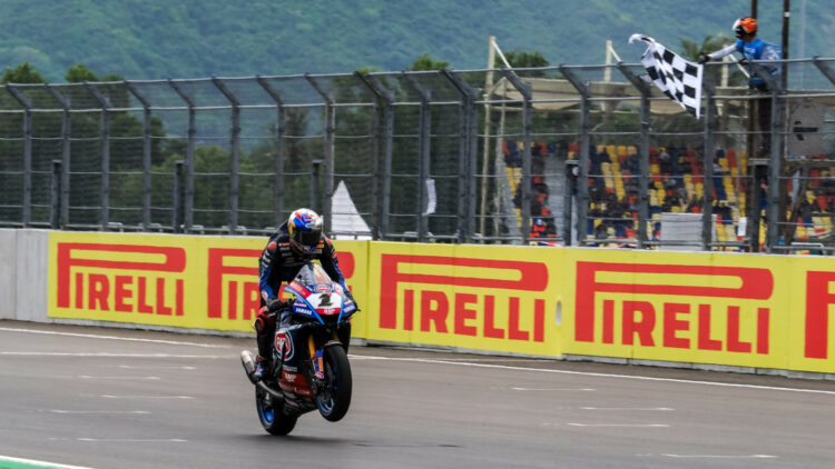 Balapan ke-900 WSBK di Mandalika, Toprak Menang