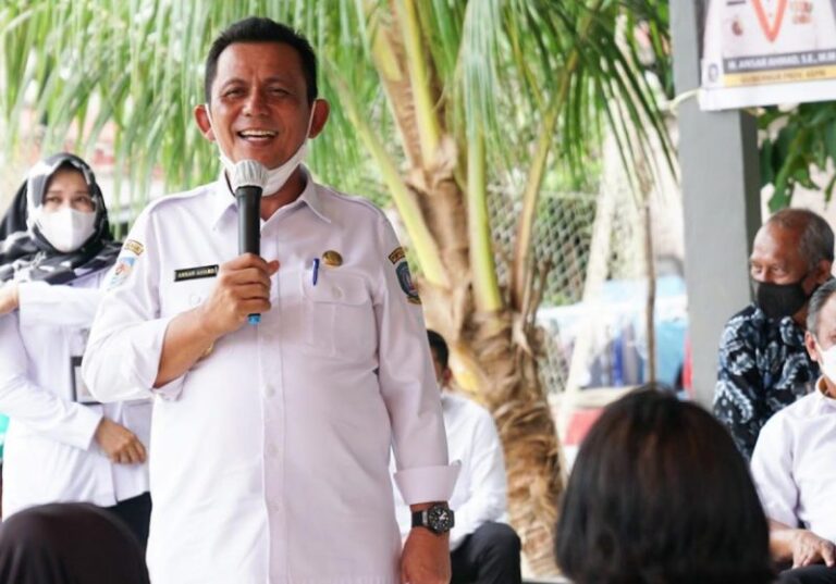 Gubernur Ansar Sahkan UMP Kepri