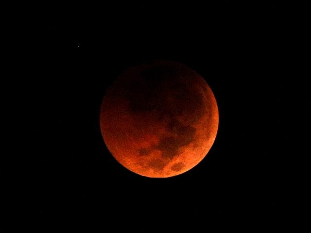 Gerhana Bulan Total 8 November, Warga Kepri Bisa Menyaksikan Selama 1 Jam Lebih