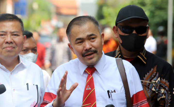 Kamaruddin Sarankan Pengacara Sambo Diganti Saja