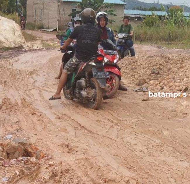 Pengerjaan Lambat, Proyek Gorong-Gorong di Marina Menyusahkan Warga