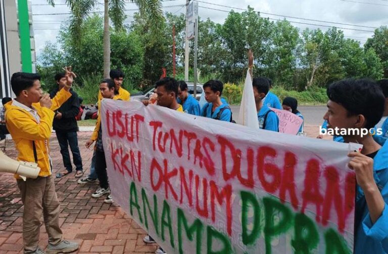 Datangi Kejati Kepri, Mahasiswa Minta Usut Tuntas Dugaan Korupsi Oknum Ketua DPRD Anambas