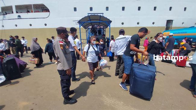 Sehari, 1000 Orang Tiba di Batam