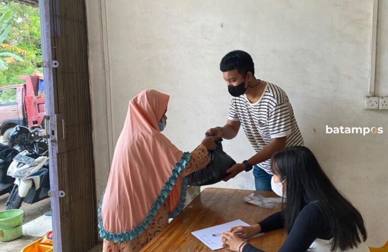 YKKB Bagikan 485 Paket Sembako untuk Warga Tanjungpinang