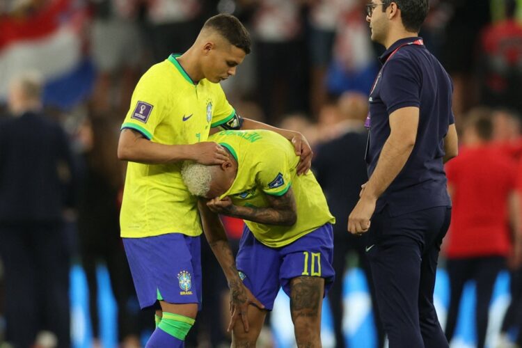 Menangis Usai Kekalahan Brasil, Ini Pesan Menyentuh Pele kepada Neymar