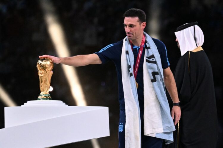 Duka di Kota Kelahiran Pelatih Argentina, Tidak Ada Pesta Penyambutan