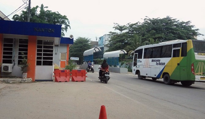 Bangku Penumpang di Halte Trans Batam Digondol Maling