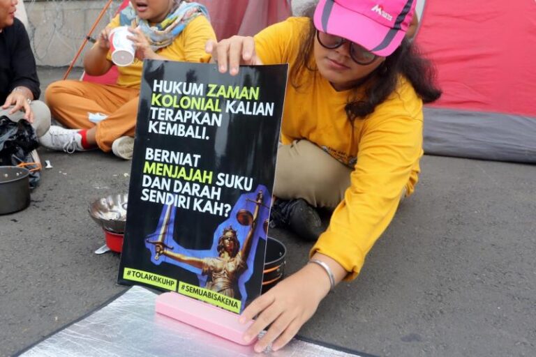 Pasal Perzinaan dan Kumpul Kebo Berlaku Jika Ada Aduan