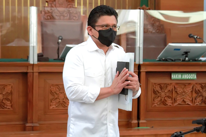 Beda Versi, Sambo Ngaku Perintahkan Richard Berhenti Menembak Yosua