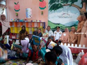 HUT ke 23, Dharma Wanita Persatuan KSOP Kelas I Tanjungbalai Karimun Kunjungi Taman Kanak-kanak