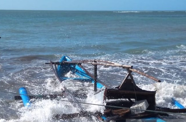 BMKG Imbau Masyarakat Pesisir Waspadai Gelombang Tinggi Enam Meter
