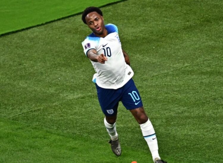 Rumahnya Dibobol Maling, Sterling Terpaksa Mudik ke Inggris