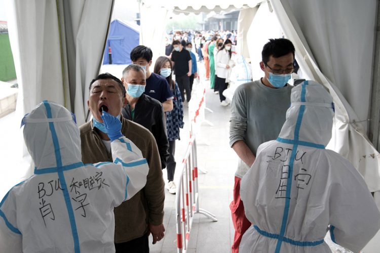 Beijing dan 50 Kota di Tiongkok Hapus Syarat Tes PCR