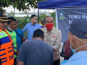 Sirajudin Nur Bantu Terangi 6 Pulau di Batam dengan Rumah Solar Panel