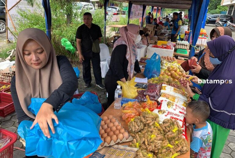 Dibuka Bazar Pangan Murah di Pasar Mitra Tani