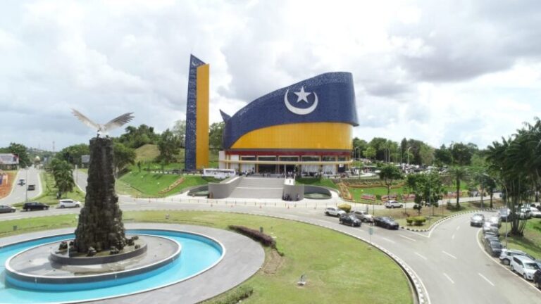 Rampung Diperbaiki, Masjid Tanjak Batam Kembali Jadi Ikon Wisata Religi