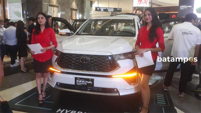 Toyota All New Kijang Innova Zenix Mengaspal di Batam