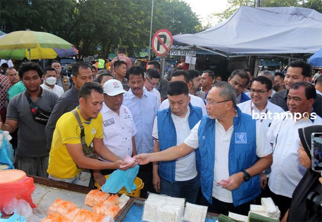 Mendag Tinjau Pasar Tos 3000, Pastikan Harga Komoditi di Batam Cukup