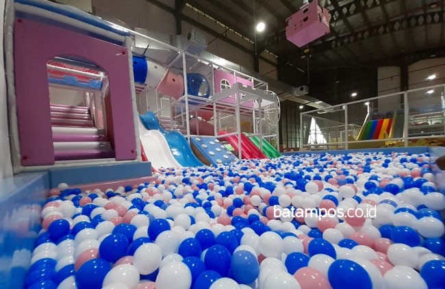 Wahana Permainan Anak di Mall Diserbu Warga Batam