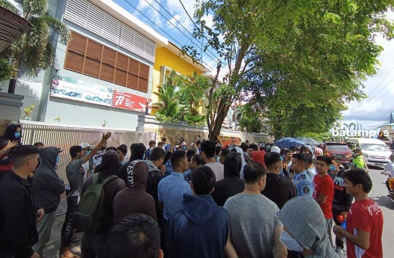 Ratusan  Pencari Suaka Demo Kantor Rudenim Tanjungpinang, Minta 2 Rekannya Dilepaskan