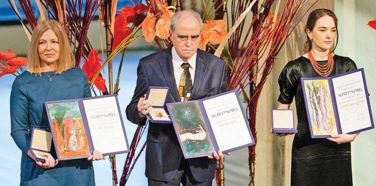 Tiga Aktivis Anti-Invasi Rusia Terima Nobel Perdamaian