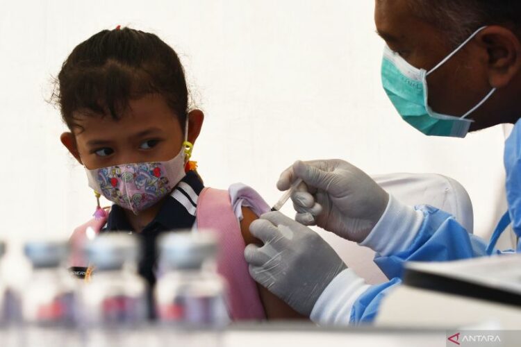 BPOM Terbitkan Izin Guna Vaksin Comirnaty untuk Anak di Bawah 12 Tahun