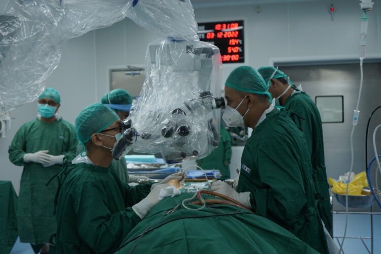 Penyakit Hemifacial Spasm, Wajah Merot Akibat Adanya Gangguan Saraf