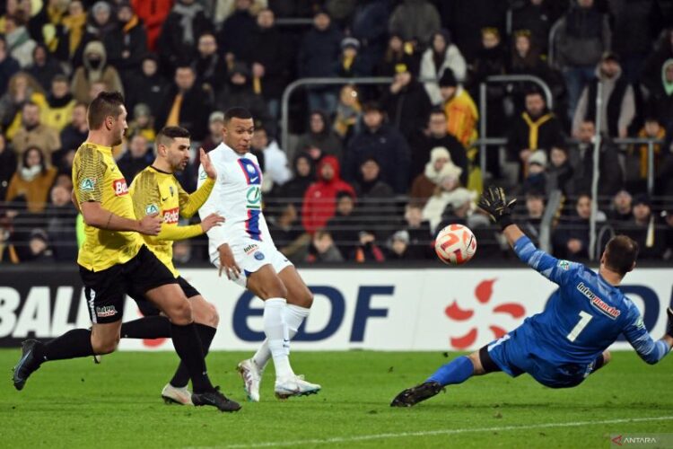 Mbappe Borong Lima Gol, PSG Menang 7-0