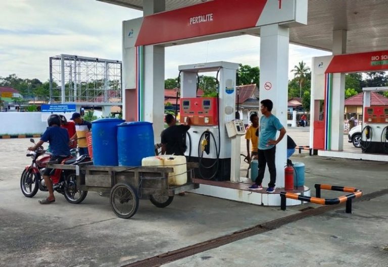Pembelian BBM Menggunakan Wadah Masih Marak di SPBU