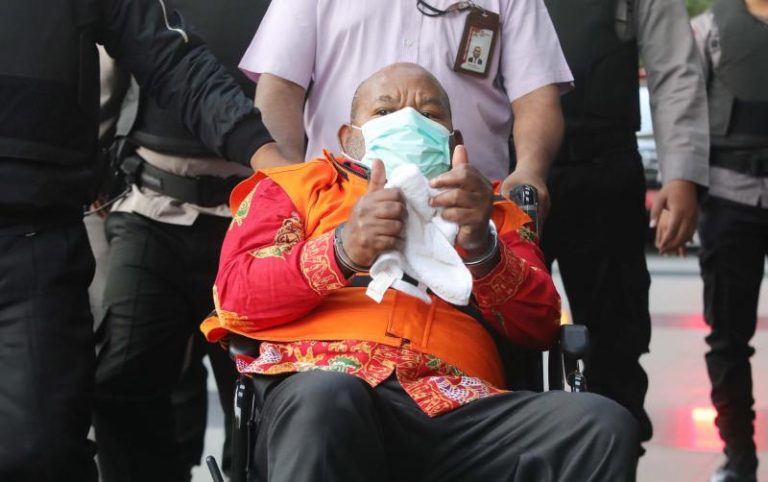 Masa Penahanan Lukas Enembe Diperpanjang selama 40 hari