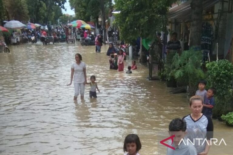 Tiga Sungai Meluap, Empat Kabupaten di Madura Kebanjiran