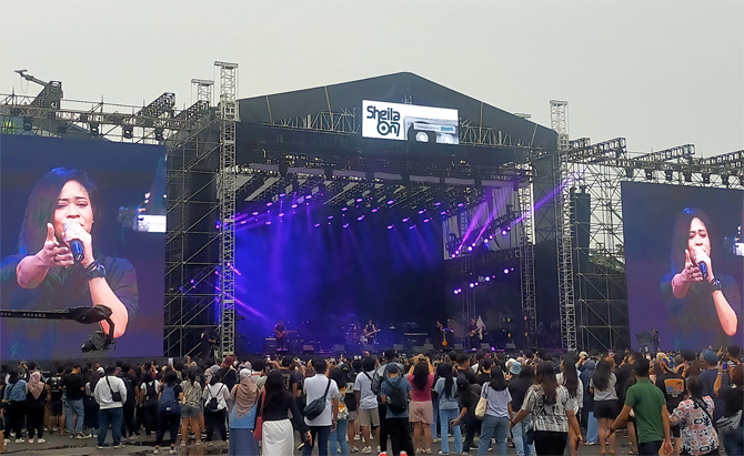 Cokelat Jadi Pembuka Konser Sheila On 7