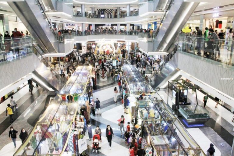 Wisman Padati Mall di Batam, Kunjungan Meningkat 2 Kali Lipat